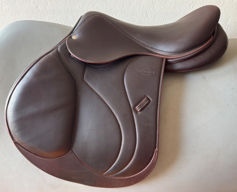 17" Devoucoux Biarritz O Saddle - 2AA - 2022 - Full Buffalo - Mint!