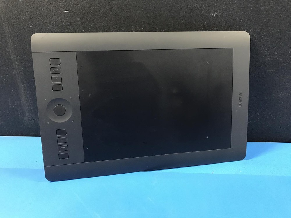 WACOM PTH-651 Pro Touch Tablet - No Pen