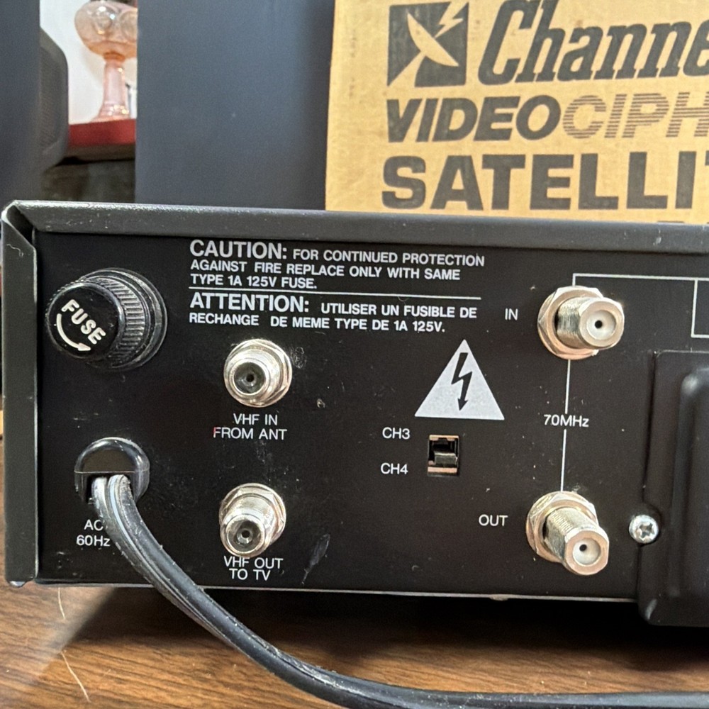 Channel Master VideoCipher II VC2100E Satelite Descrambler / Reciever Untested