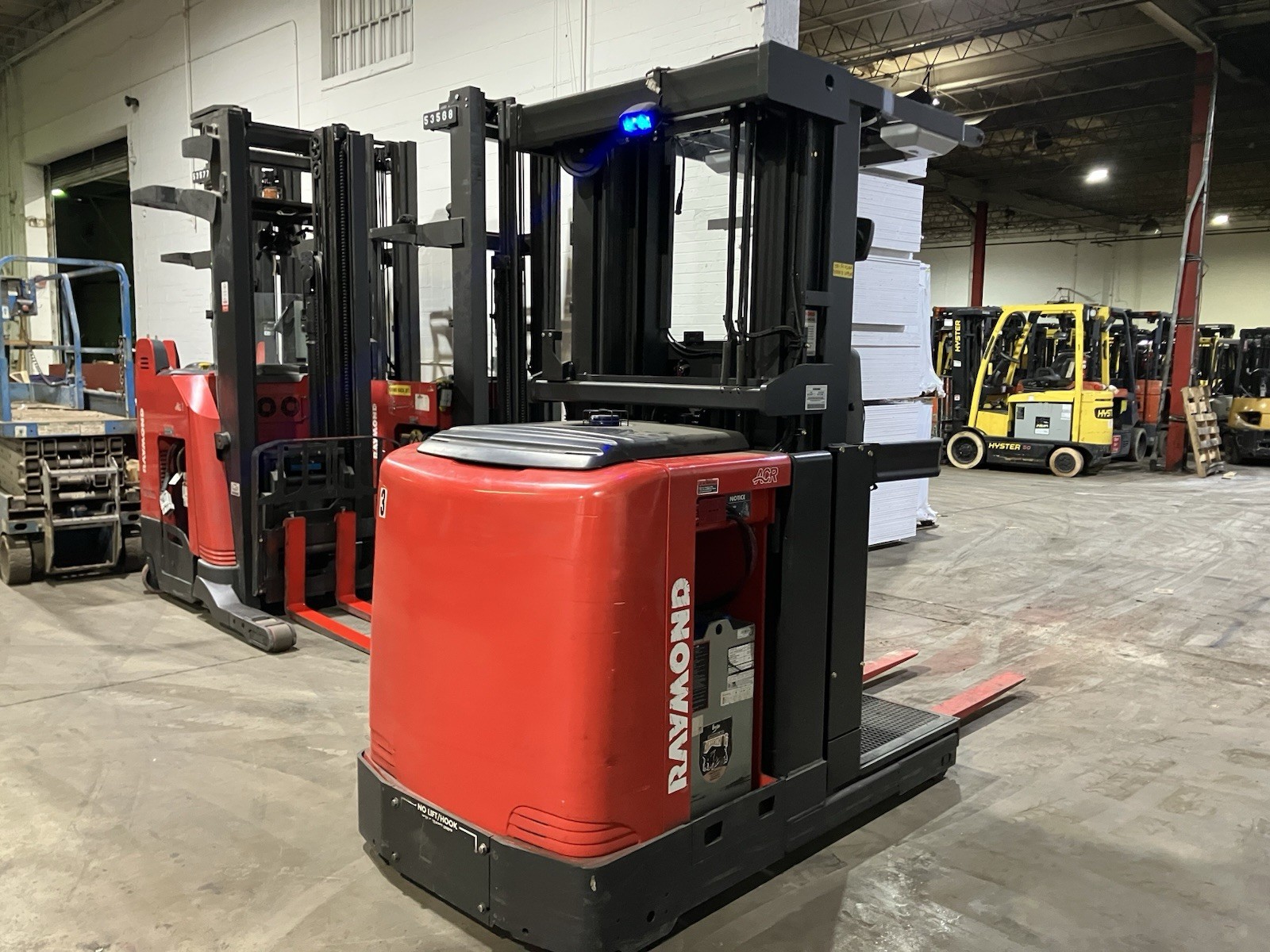 2021 RAYMOND 530-OPC30TT Wire Guided Order Picker Forklifts 189 Max Lift