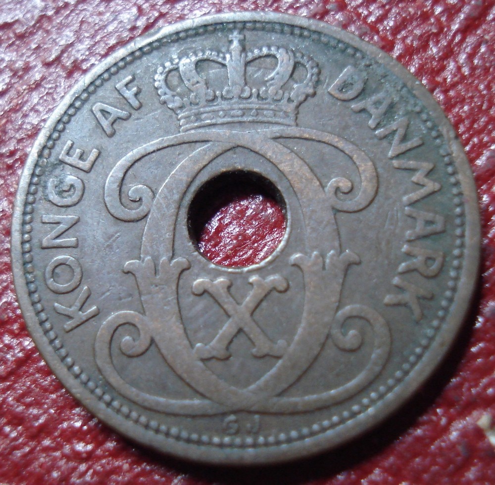1929 DENMARK 2 ORE IN FINE CONDITION