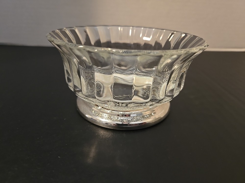 Vintage Crystal Small Pedestal Fruit Nut Bowl Dish Silver Plated