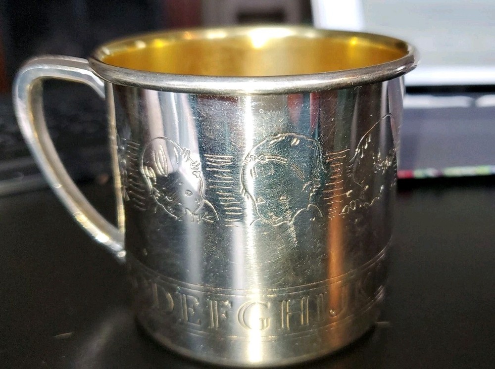 Vintage Oneida Silverplate Baby's Alphabet Cup Child Children Nice shape