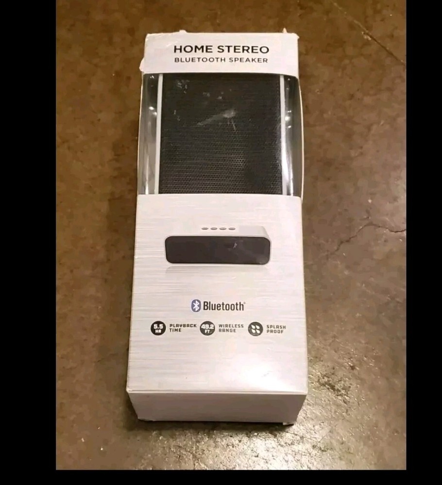 IPX4 Splashproof Bluetooth Speaker 49' Wireless Range 5.5 Hours Rechargeable