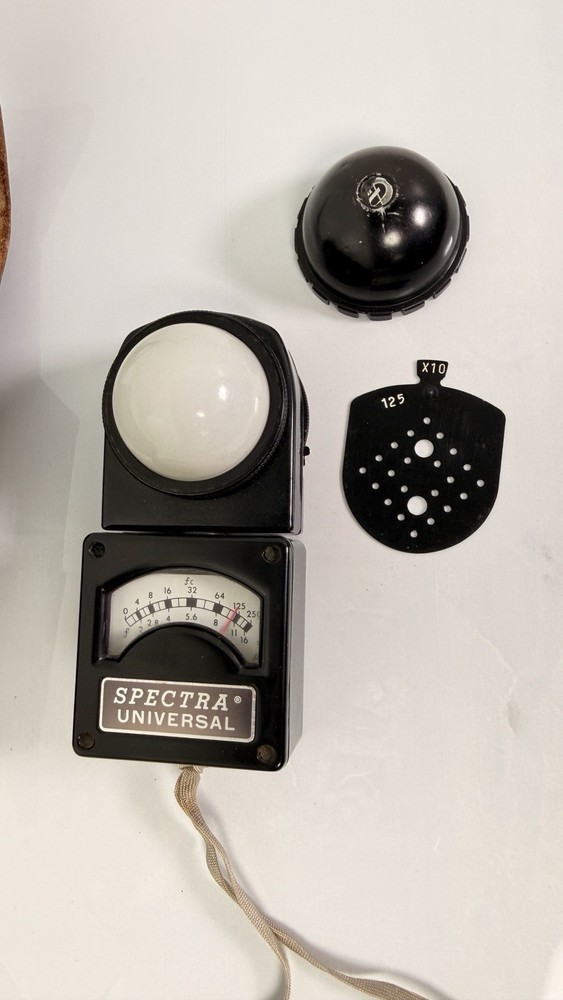 Spectra Universal Exposure Meter Model U-751 with Case & Diffuser Disc X10 125