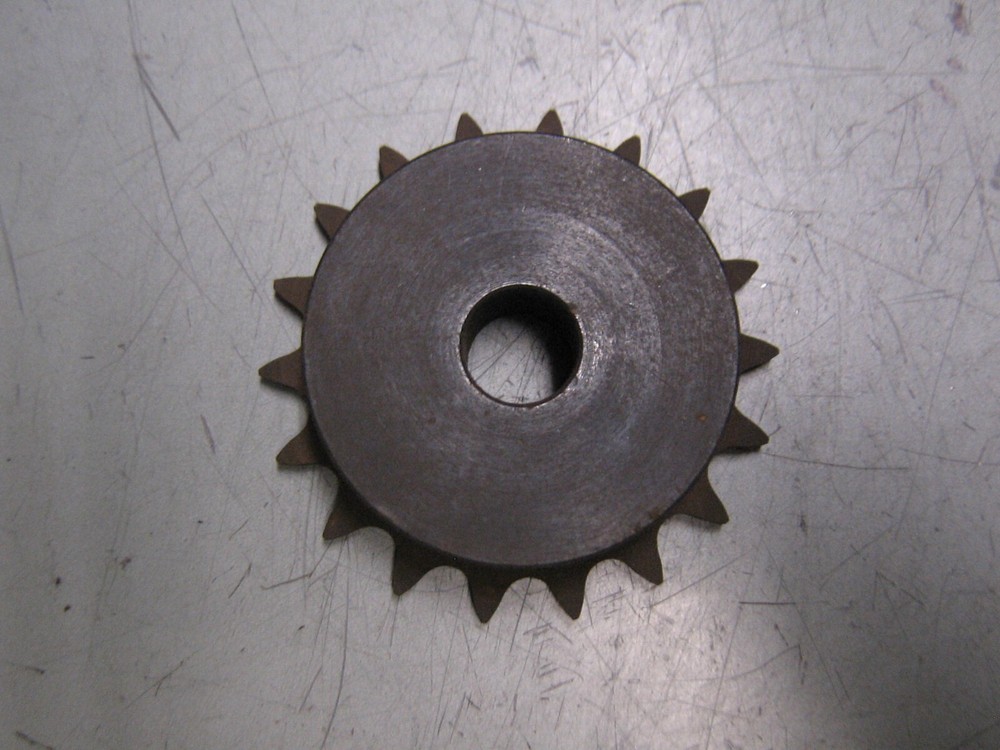 Sprocket 41 Roller chain 18 teeth 5/8" plain  BORE  41B18