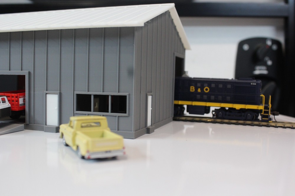224166 HO- Scale Product transfer building
