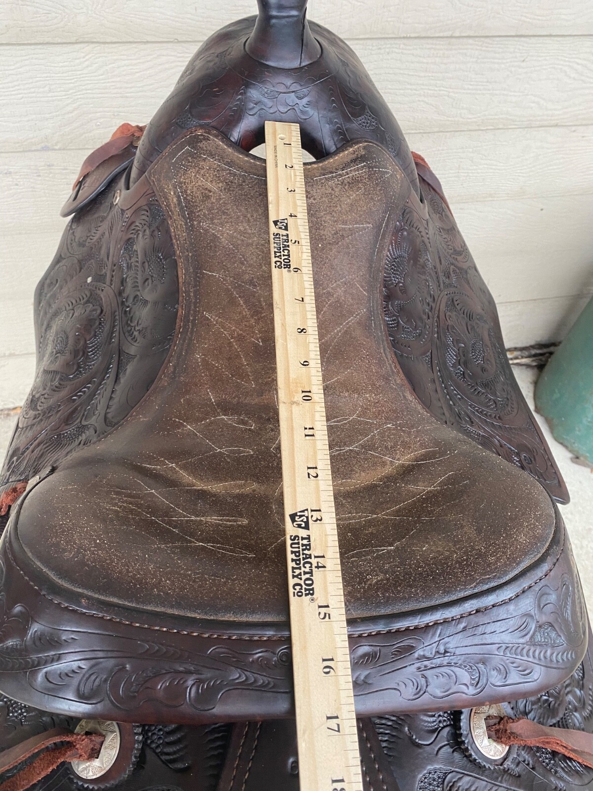 Used/Vintage 1960's G. H. Vaught 15" tooled leather Western saddle US made