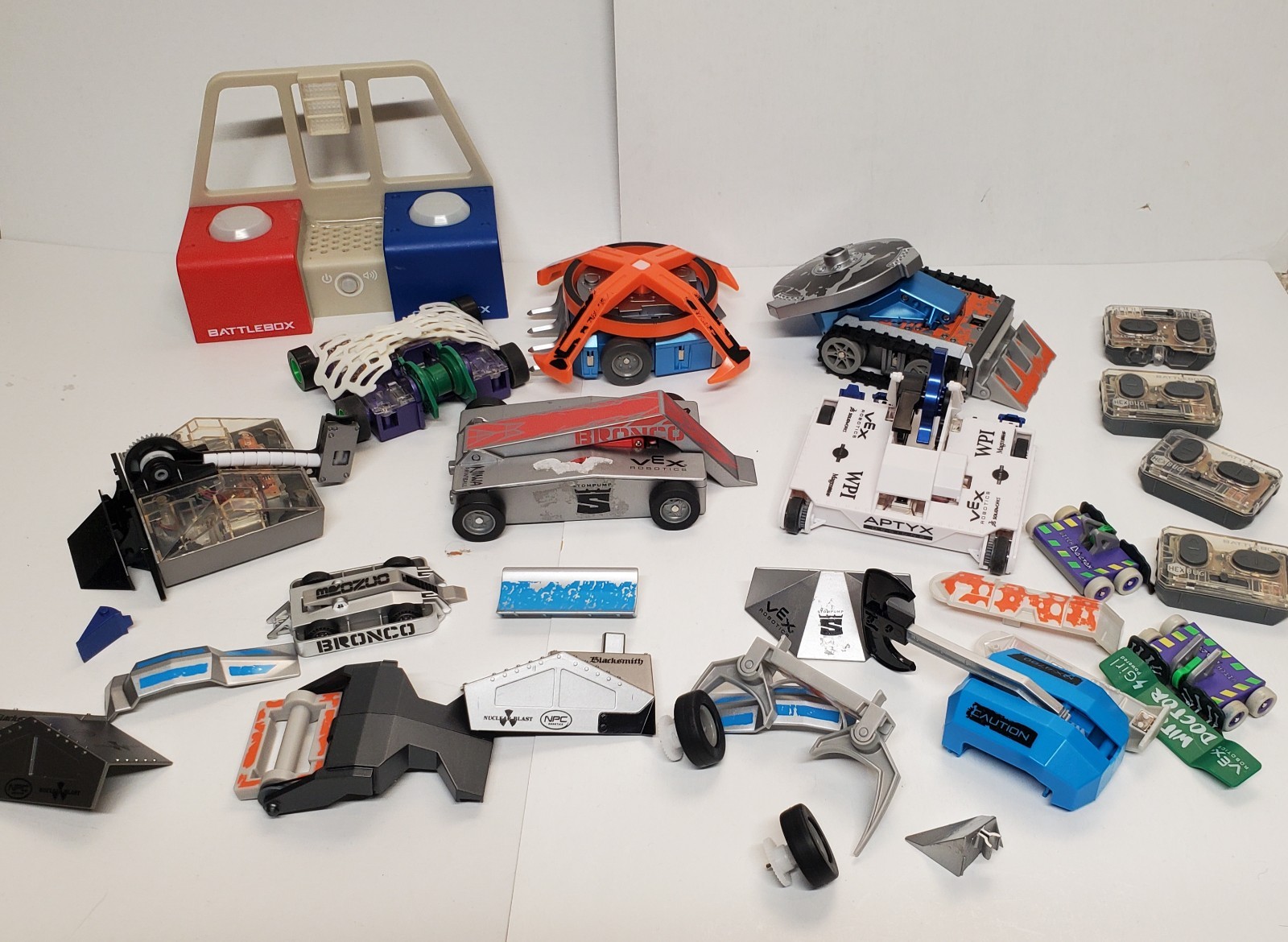 Hexbug Battlebots Lot Of 6 W/ 4 Remotes plus extras READ