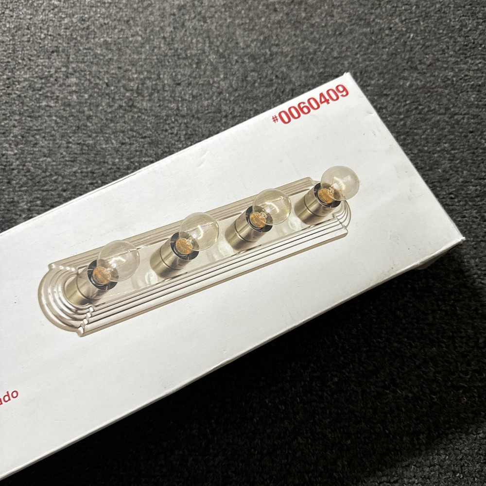 Intertec Model 00604098 4 light vanity bar