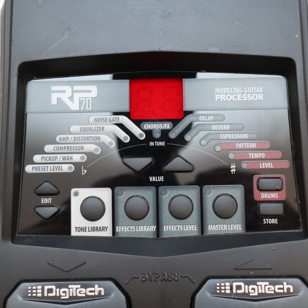 Digitech RP70 Modeling Guitar Processor with power supply