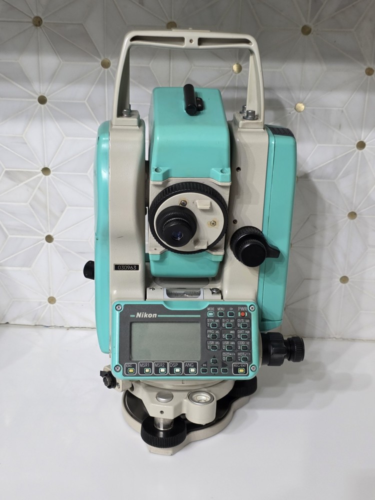 NIKON NPL-352 UNTESTED