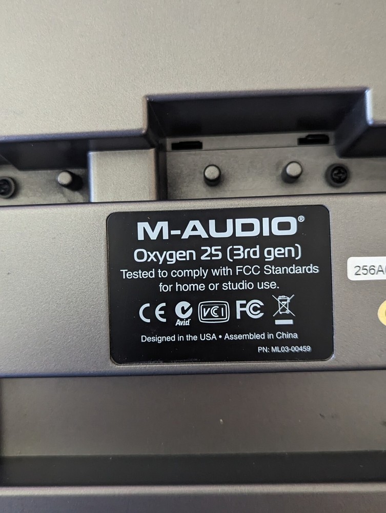 M-Audio OXYGEN25 USB MIDI Controller with Smart Controls Untested