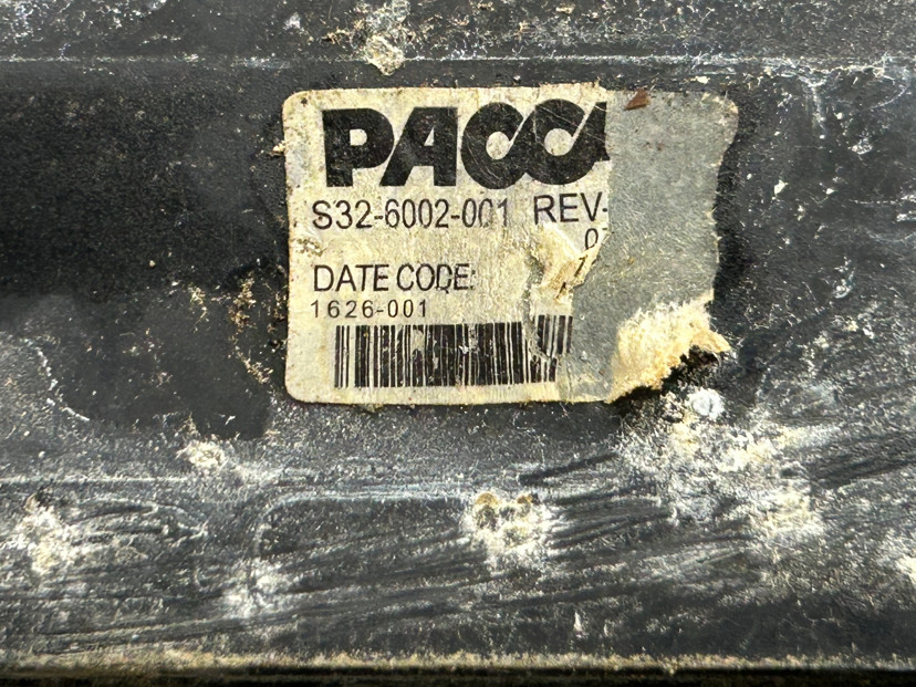 PETERBILT S32-6002-001 INSERT-THRESHOLD LH 630MM SCREW-IN