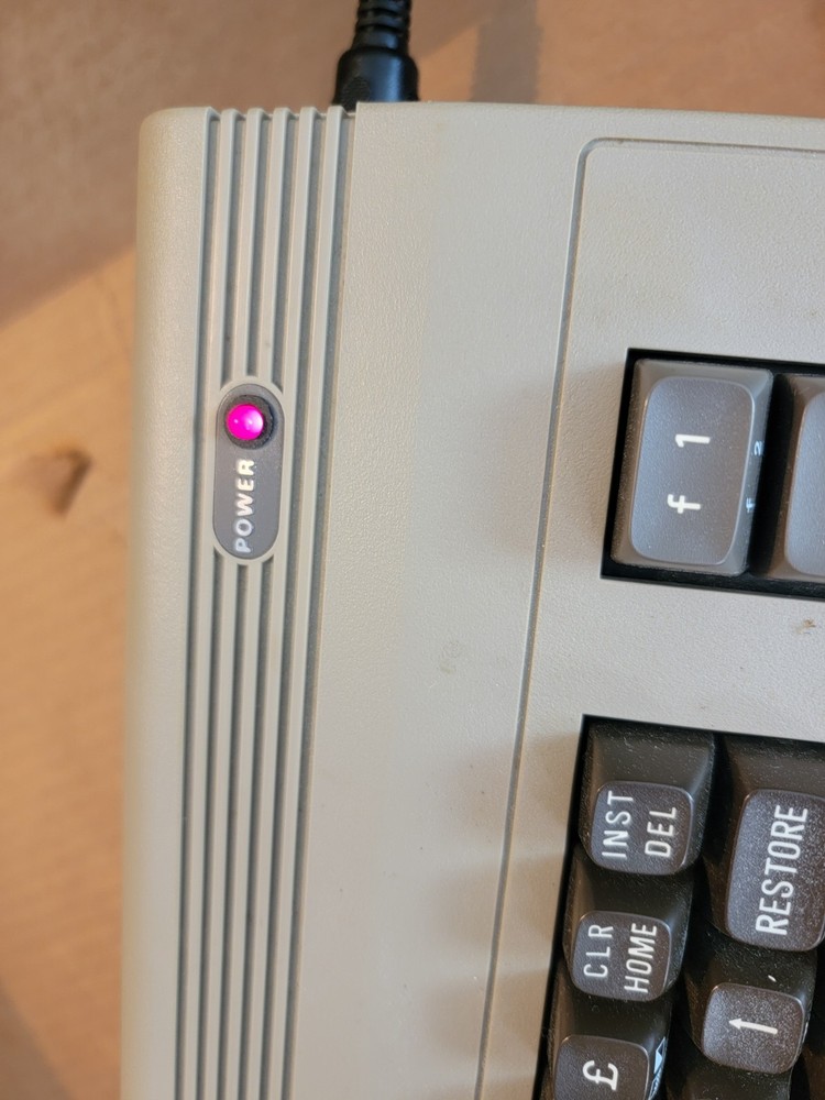 Commodore 64 Computer In Original Box w Cords and User's Guide POWERS ON