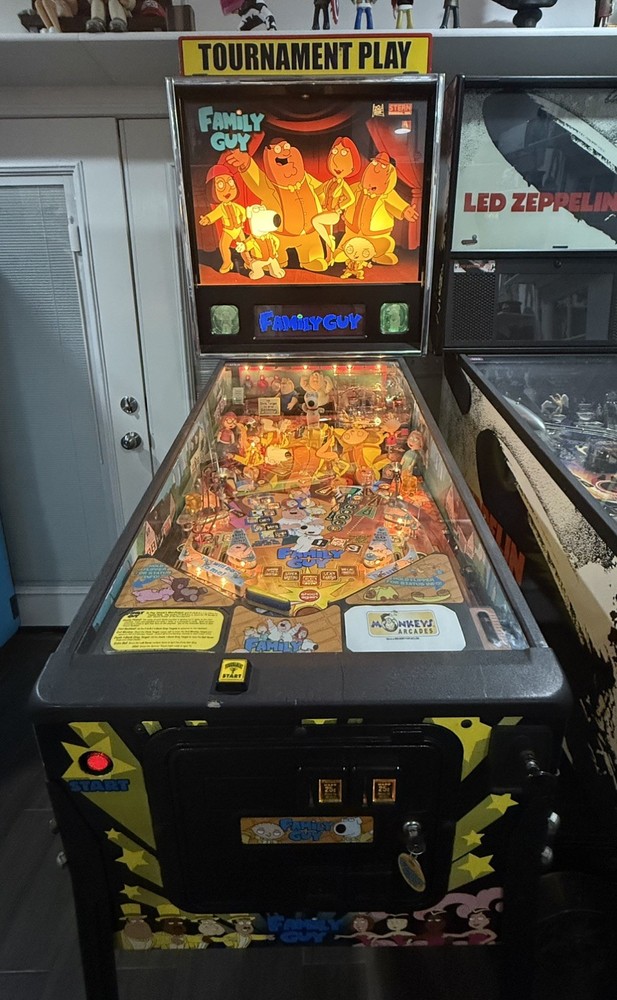 Family Guy Pinball Machine - Stern