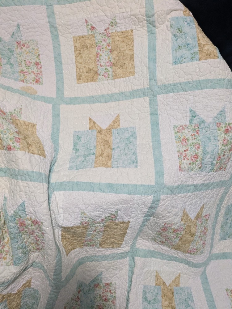 Handmade 50 X 62 Patchwork Present Pattern Small Quilt Sparkle Fabric