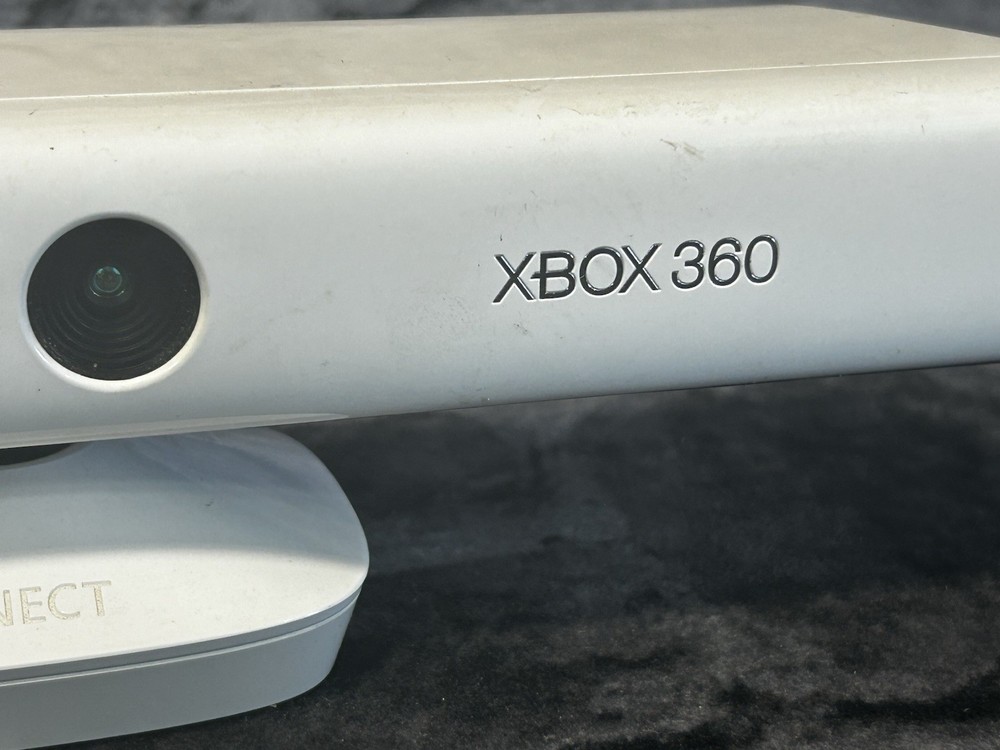 Microsoft Xbox 360 Kinect Sensor White Model 1414 Motion Camera Untested