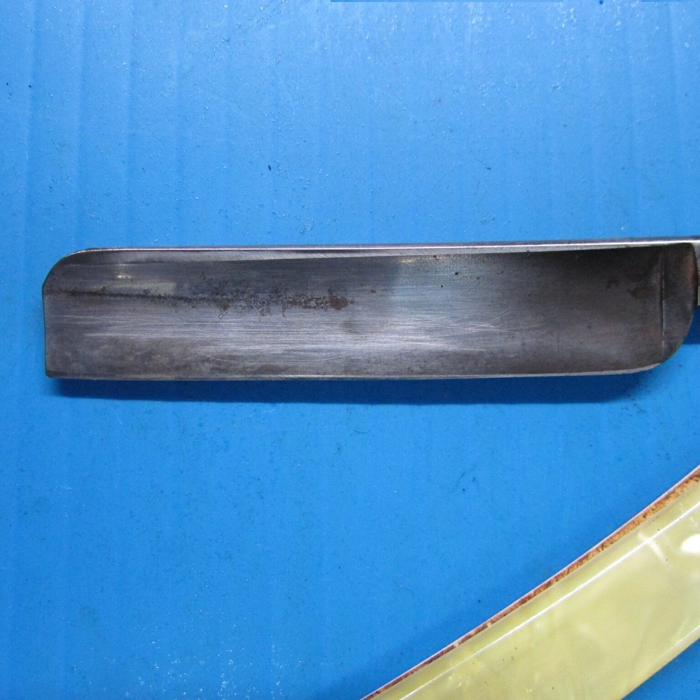 Straight Razor : Wellington