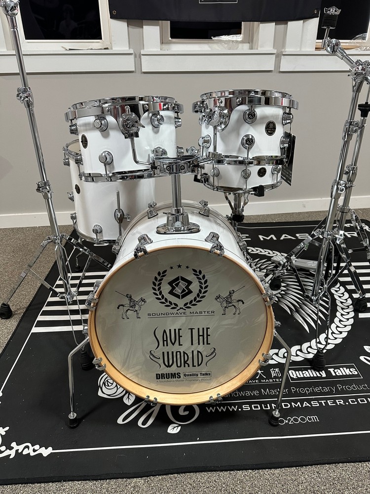 SOUNDWAVE MASTER MINI MASTER PURE WHITE DRUM KIT