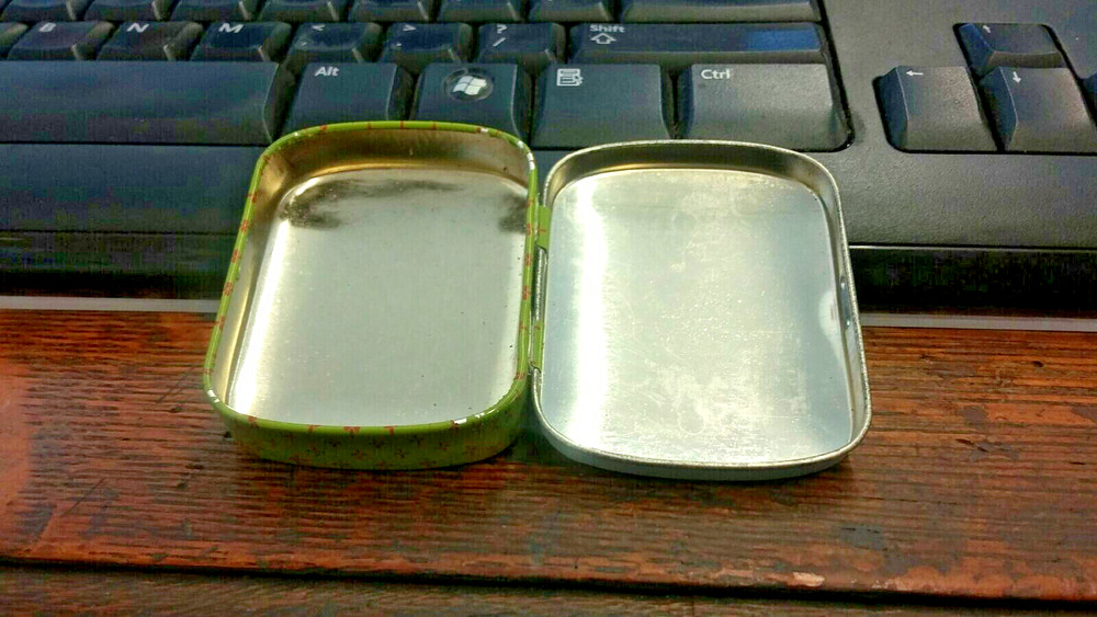 Vintage NIGHTINGALE Gramophone Needles Tin (empty)
