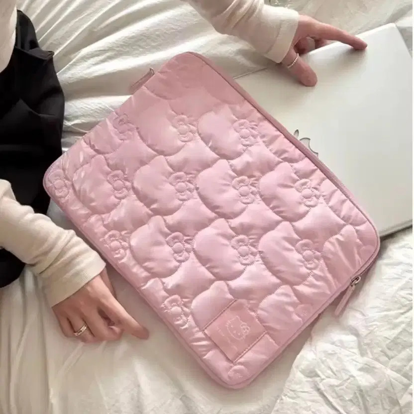 Hello Kitty Quilted Laptop Pouch Pink