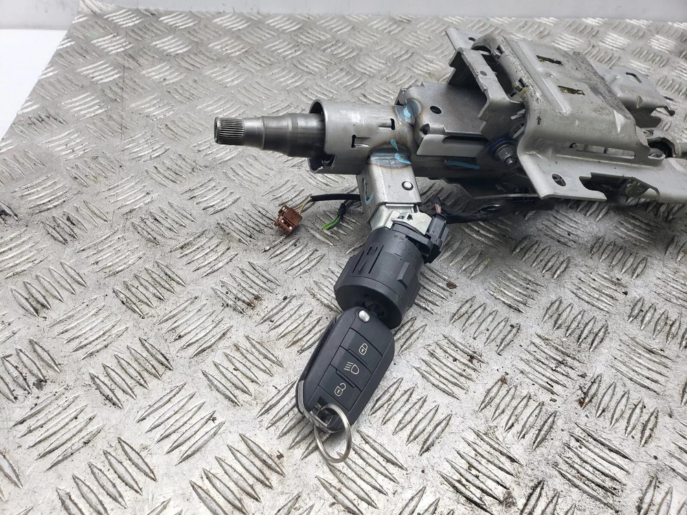 PEUGEOT 2008 ADJUSTABLE STEERING COLUMN 2015 1811934103