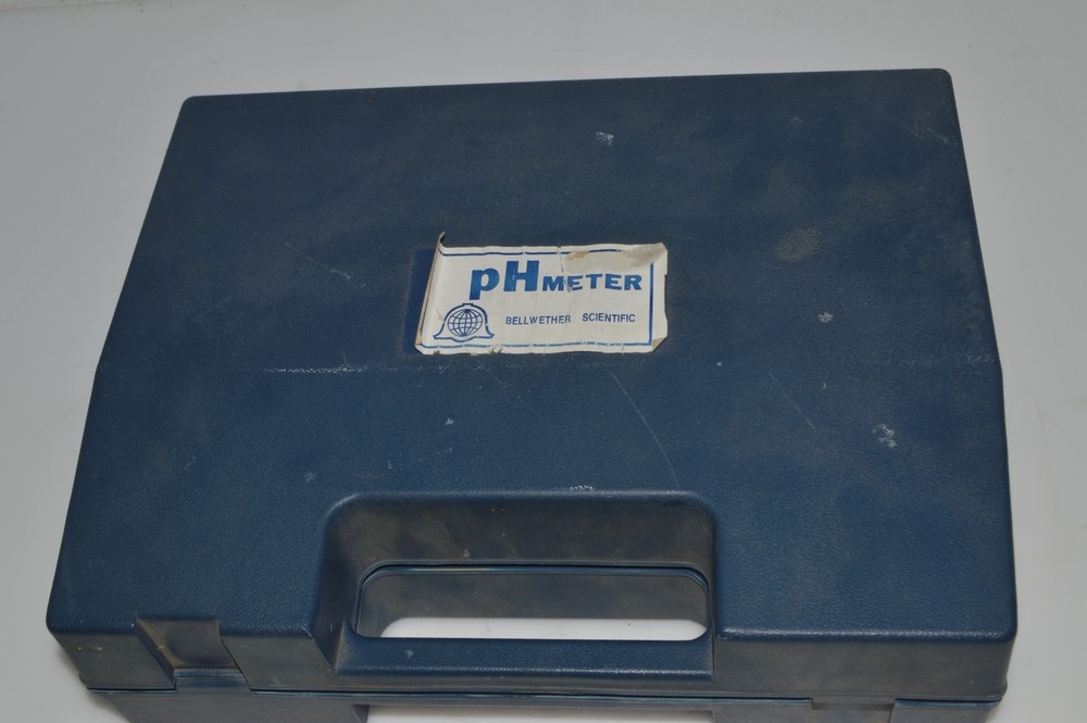 *TC* BELLWETHER SCIENTIFIC ENTERPRISES PH METER MODEL 209B IN CASE (LTI10)