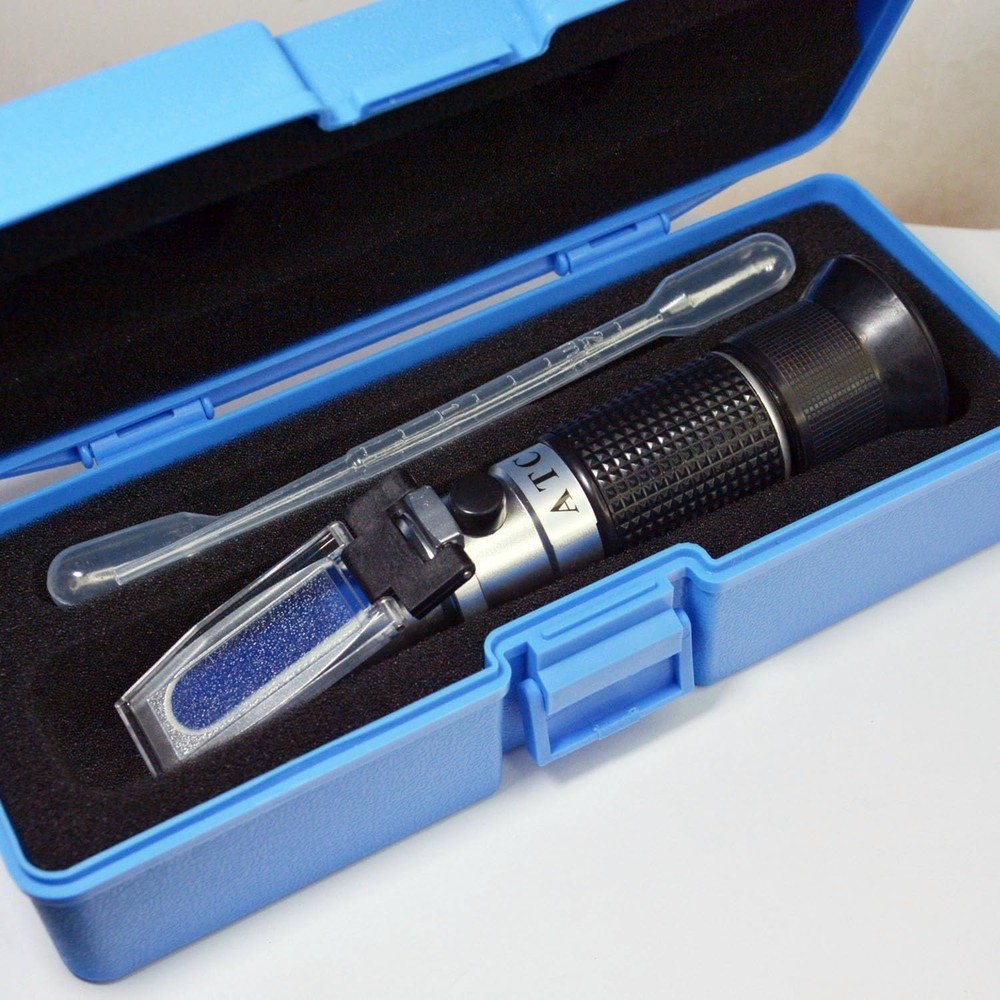 Durable Honey Refractometer with Automatic Temperature Compensation - 3-in-1