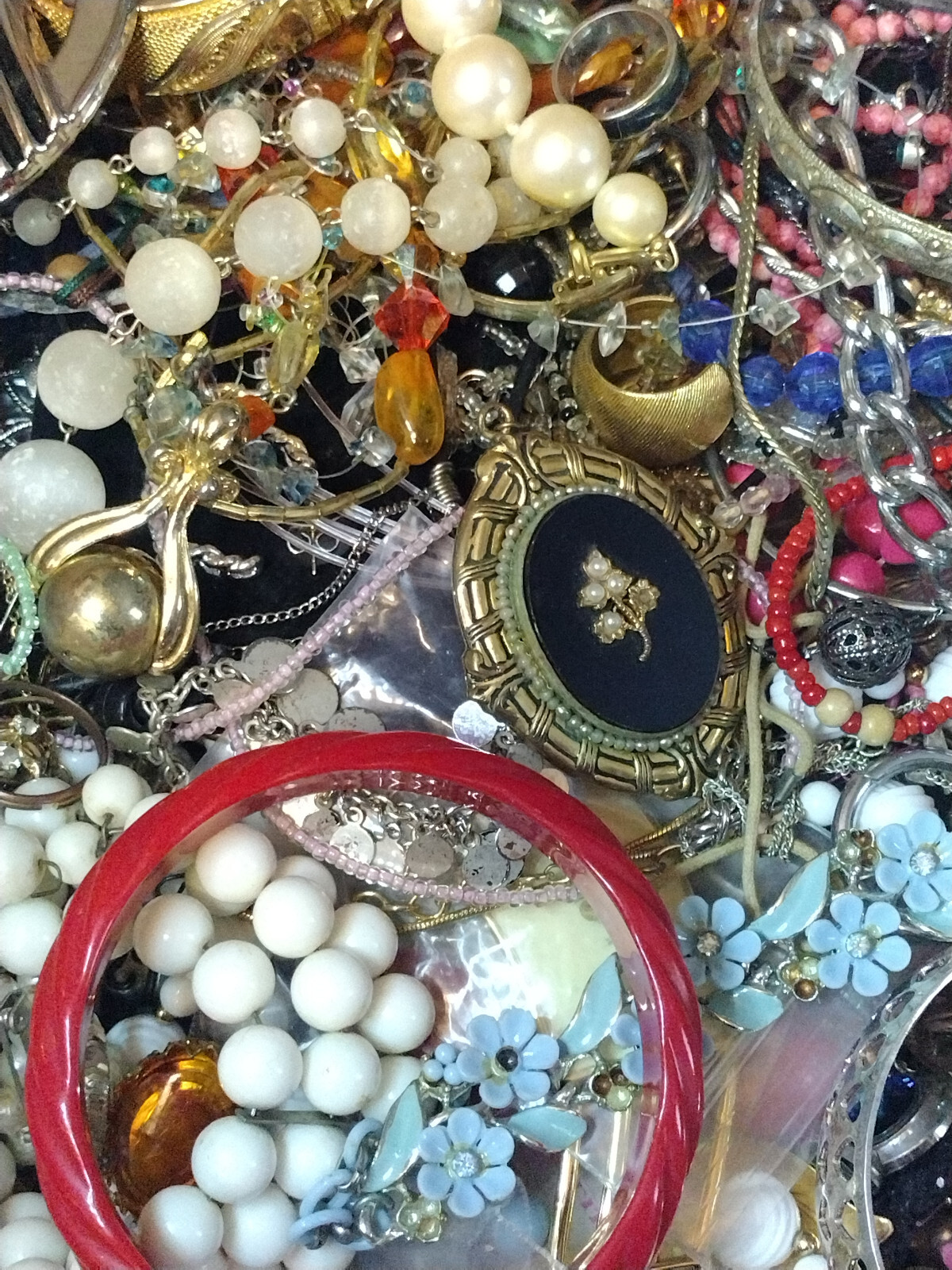 Jewelry Lot for crafts, repair, and reselling 3lbs plus See drescription