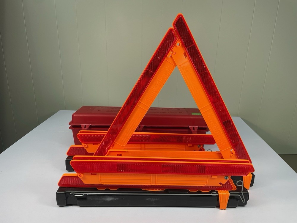 Cortina Strato-Flare 219 Emergency Warning Triangle Kit 3 Pack DOT Roadside Case