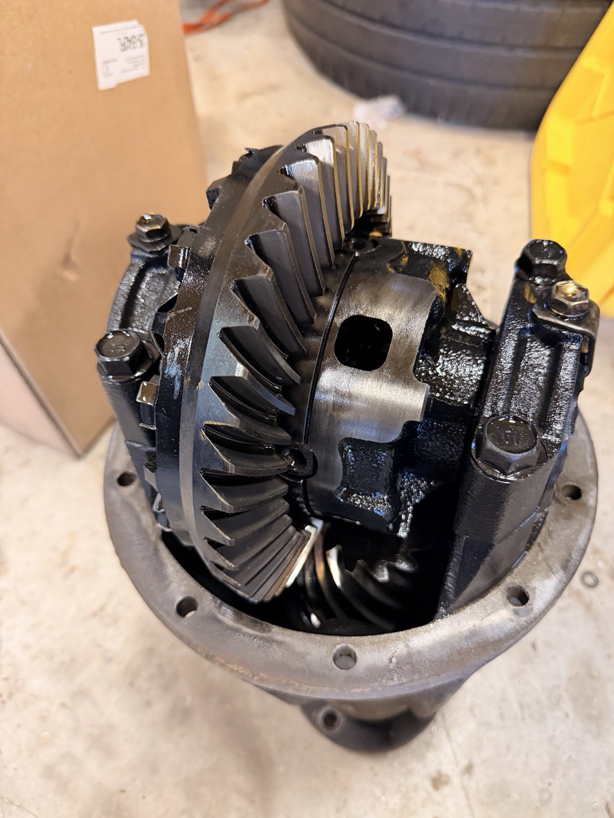 2003-2009 TOYOTA 4RUNNER 3.73 REAR DIFFERENTIAL CARRIER third member 4x4