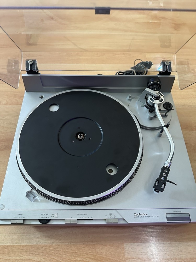Technics SL-D5 Fully Automatic Direct Drive Turntable Serviced ATVM95E