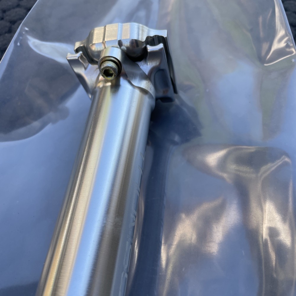 Thomson Elite Seat Post 30.9mm 367mm Silver SP-E128 Original Hardware Excellent
