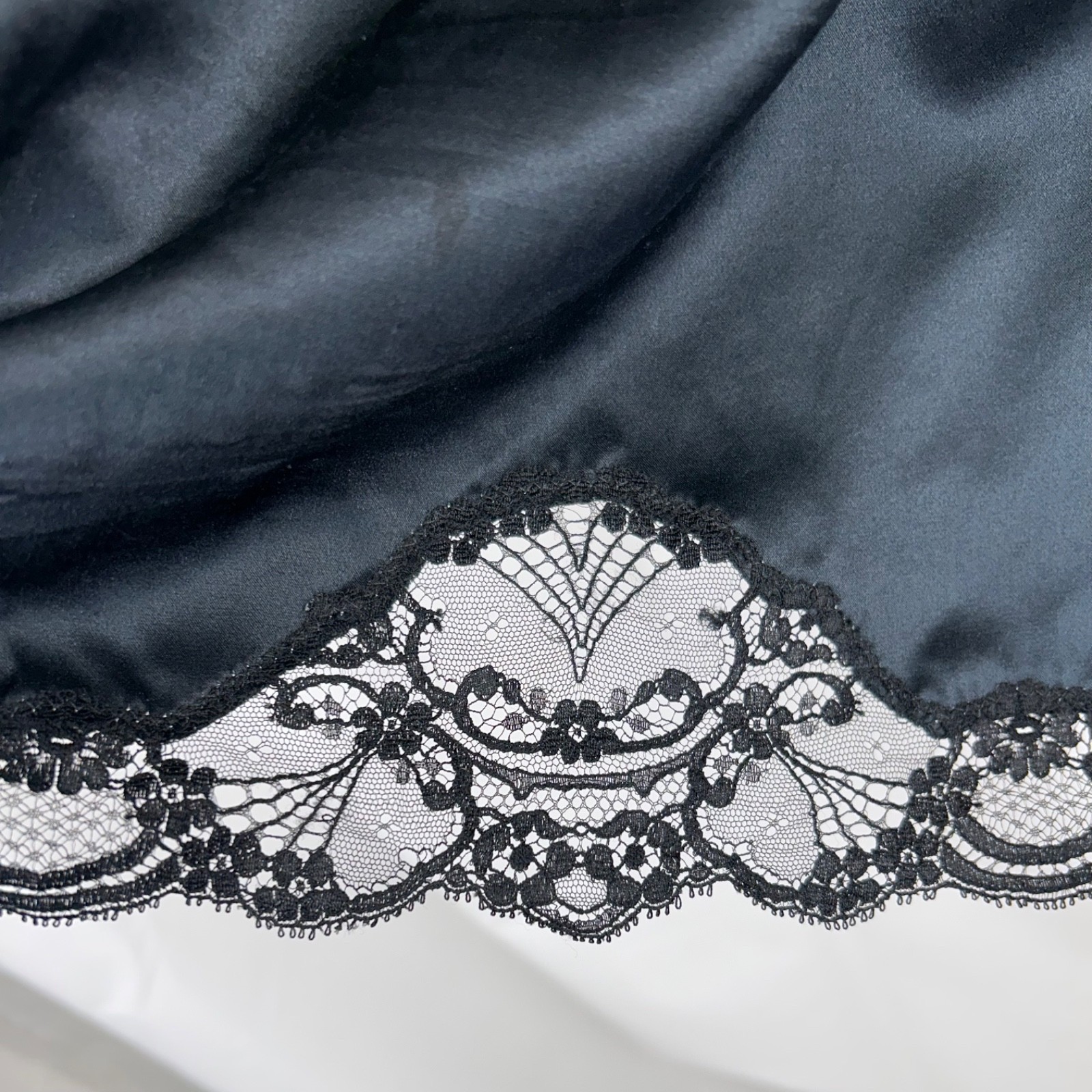 Adagio Patricia Fieldwalker Half Slip 100% Silk Black Knee Length S