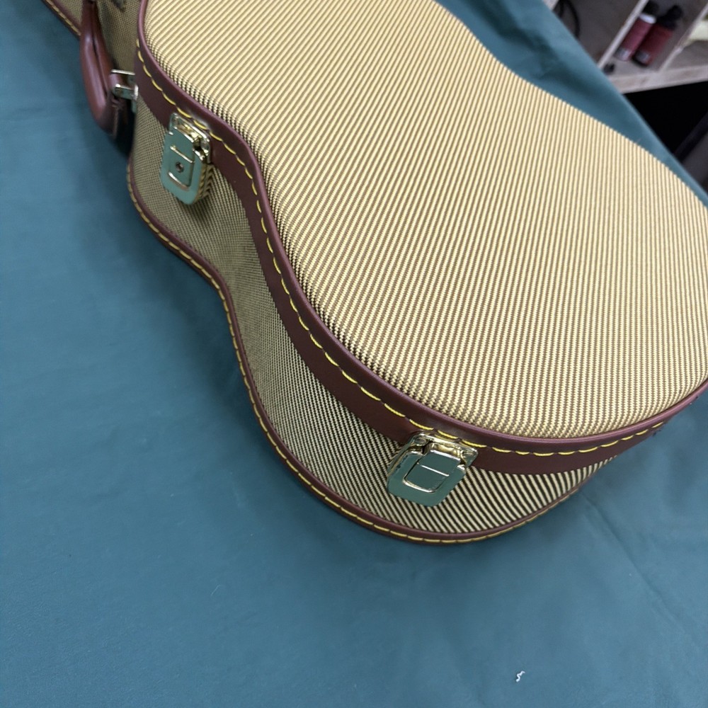 Stevens ukulele bass. UB-082 With Case