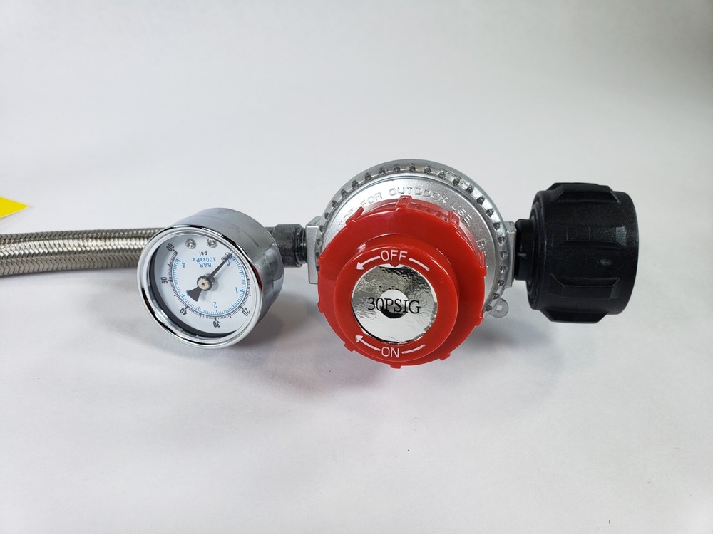 Burntouch Model 1011 Gas Regulator And Hose