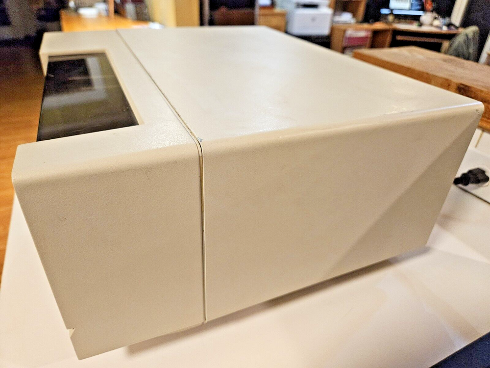 ADIC Dat Autochanger Autoloader Tape Drive with 2 DAT tapes