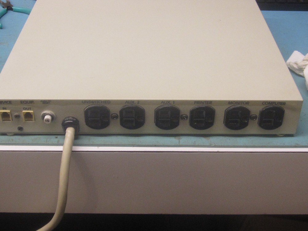 Tripp Lite Command Console Model CCI 6-12 6 outlet Transient Surge Suppressor
