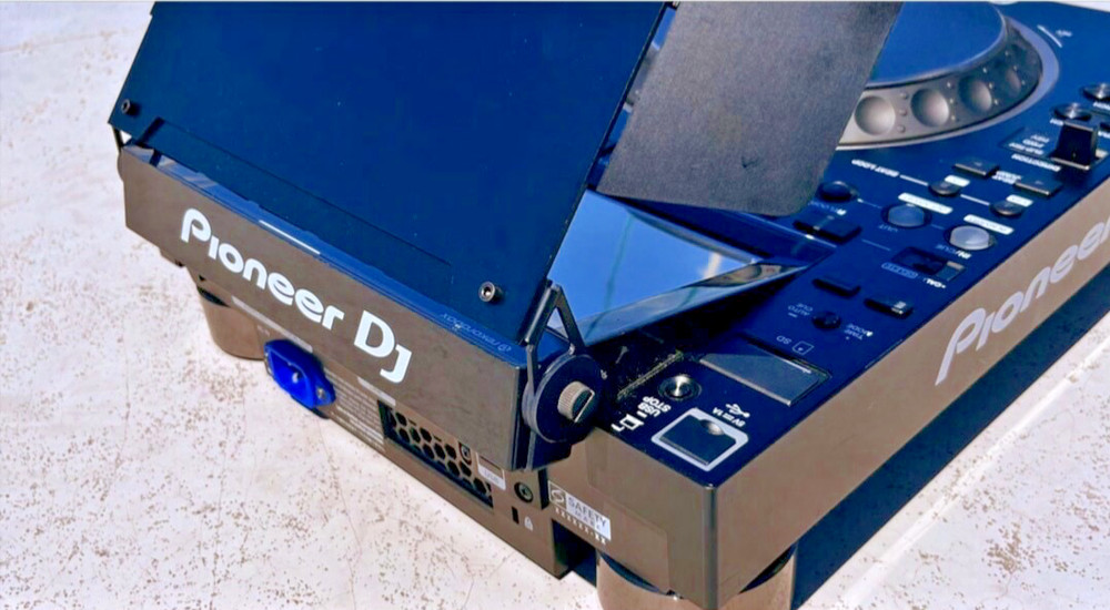 SunShield-Pro – Custom Sunshade for Pioneer DJ CDJ-3000