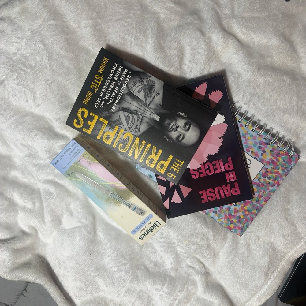 Mindful Student Bundle: Lifelines Aromatherapy Pen + The 5 Principles Book