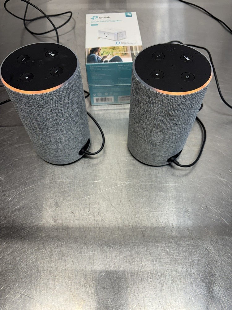 2 Echo Smart Assistant (2nd Gen) Amazon Alexa Fabric grey with smart outlet