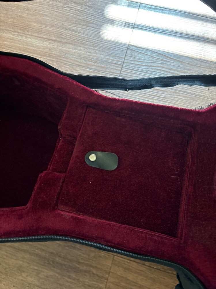 black used cello case 4/4 slightly broken