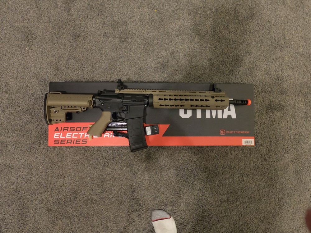 Custom built electric airsoft M4 Very Solid Frame Includes Battery and charger