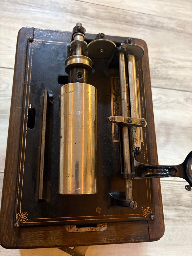 edison standard model d phonograph GOOD MOTOR AND UPPER