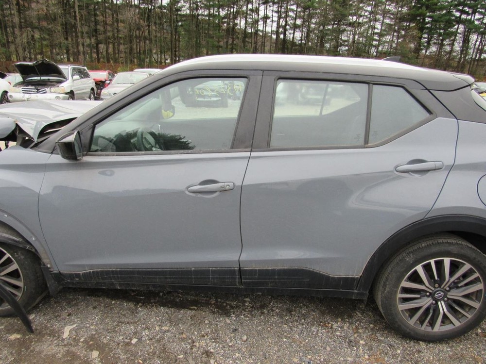 KICKS 2021 Glove Box 1009785