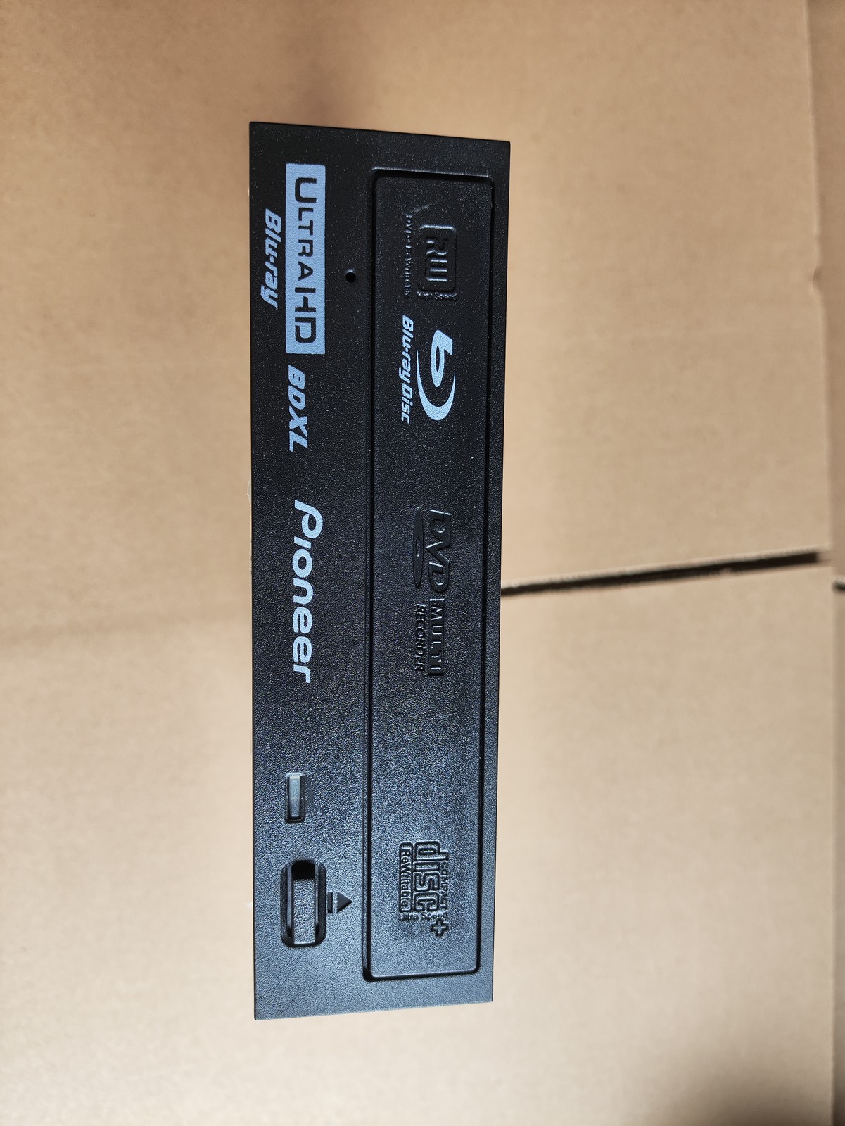 Built-in Pioneer Blu-ray Player and Recorder BDR-S12JX/212UHB