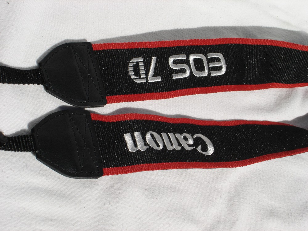 CANON EOS 7D CAMERA NECK STRAP Black / Red