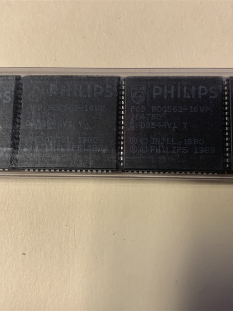 17x Pcb 80C562-16wp 364750 Dfd9544v1 Y Microchip Microcontroller Phillips Intel