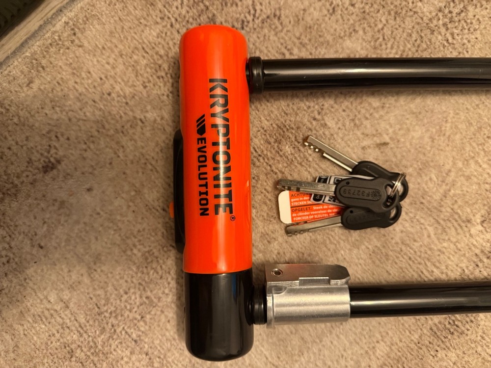 Kryptonite Evolution Series U-Lock 4 x 9" /U-Lock & (3) Keys Only